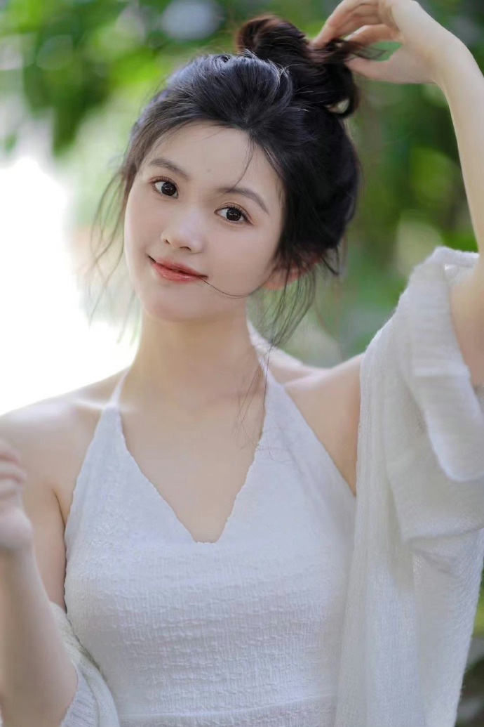 刘菁一 头像配图
